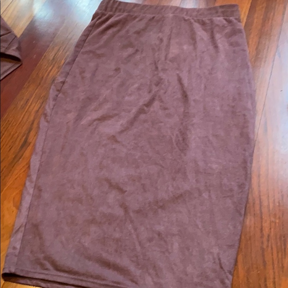 Mauve studded crop top and skirt set! - Picture 5 of 8